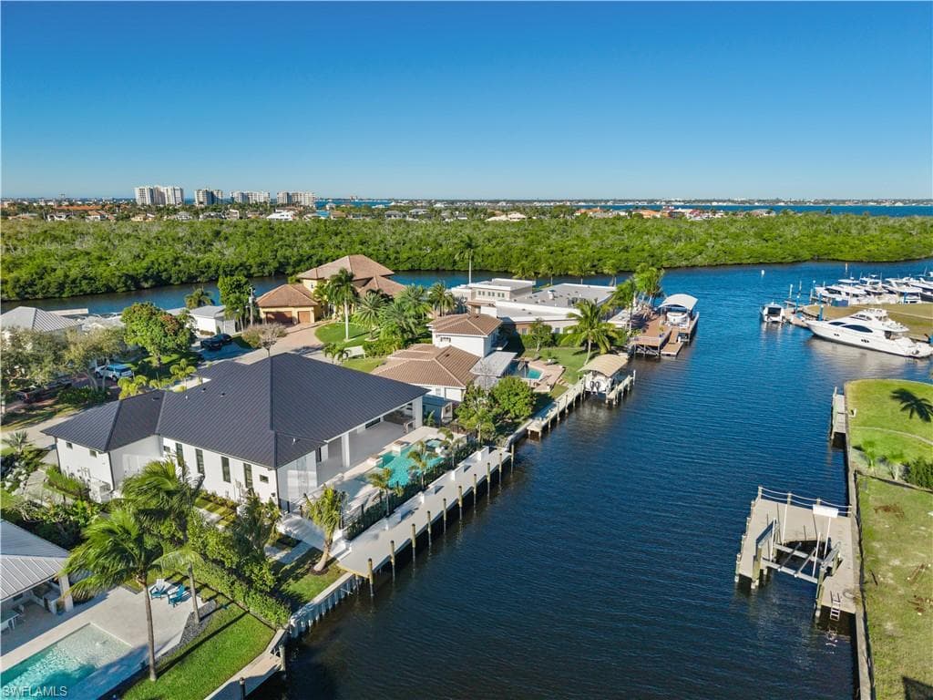 111 Montrose DR, FORT MYERS FL 33919-46