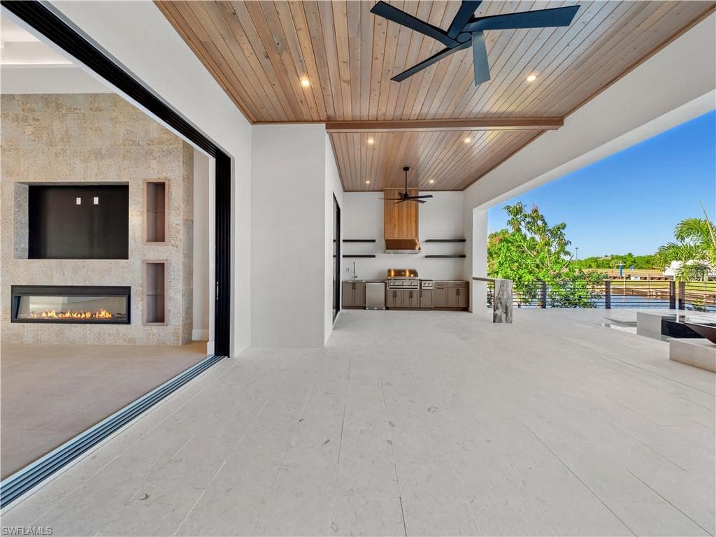 111 Montrose DR, FORT MYERS FL 33919-41