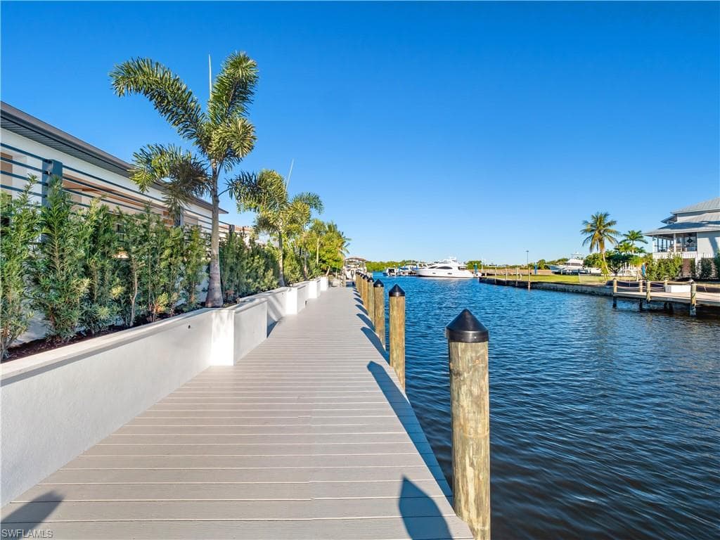 111 Montrose DR, FORT MYERS FL 33919-3