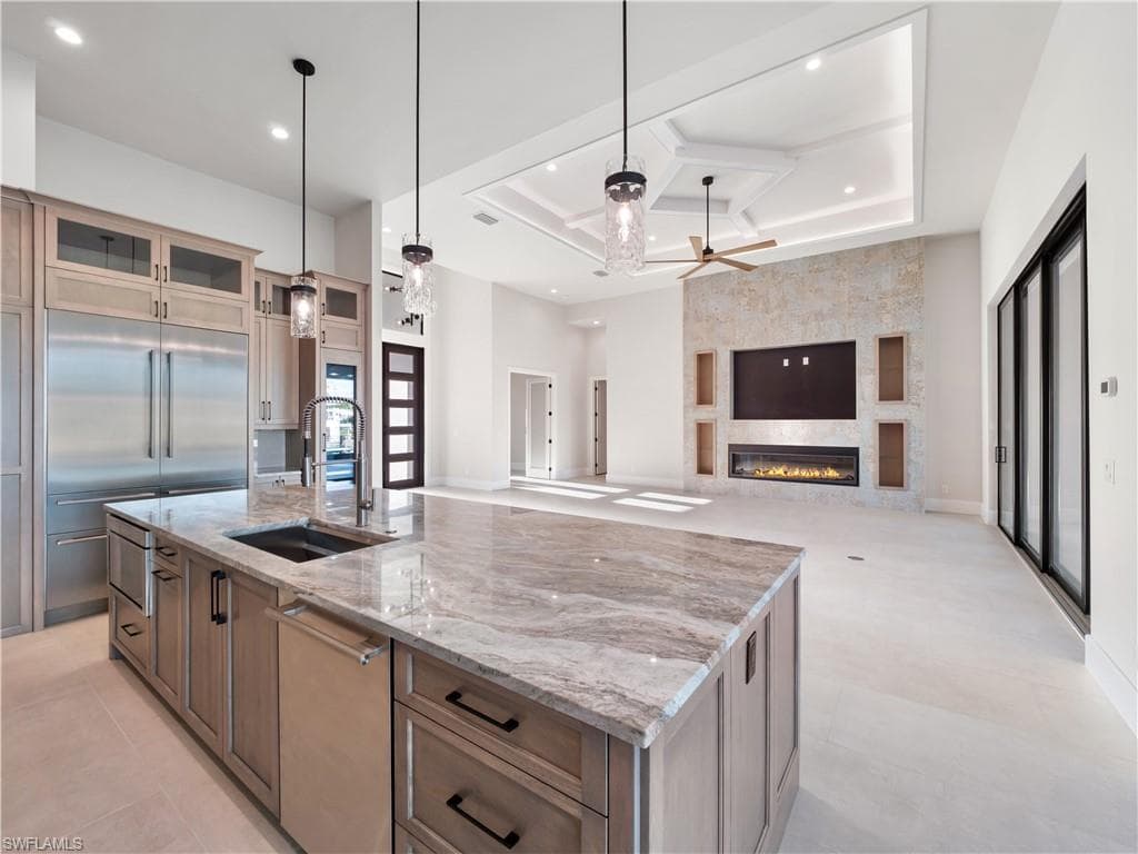 111 Montrose DR, FORT MYERS FL 33919-24