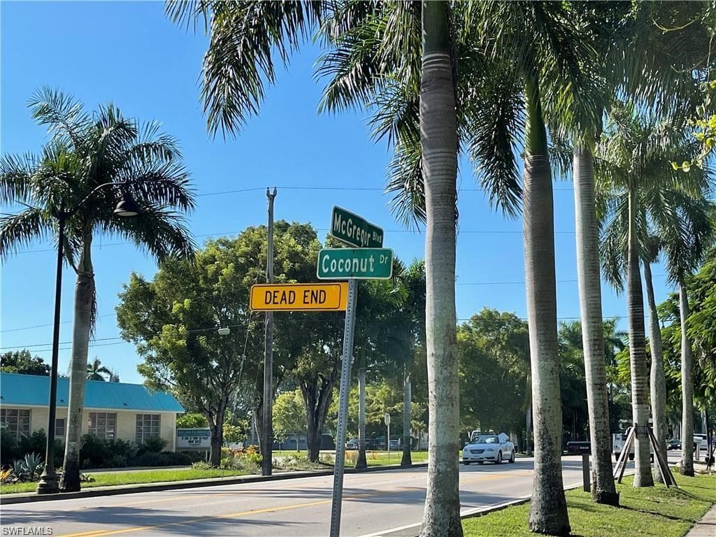 1223 Coconut DR, FORT MYERS FL 33901-7