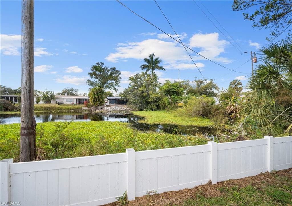 4244 Ellen AVE, FORT MYERS FL 33901-26