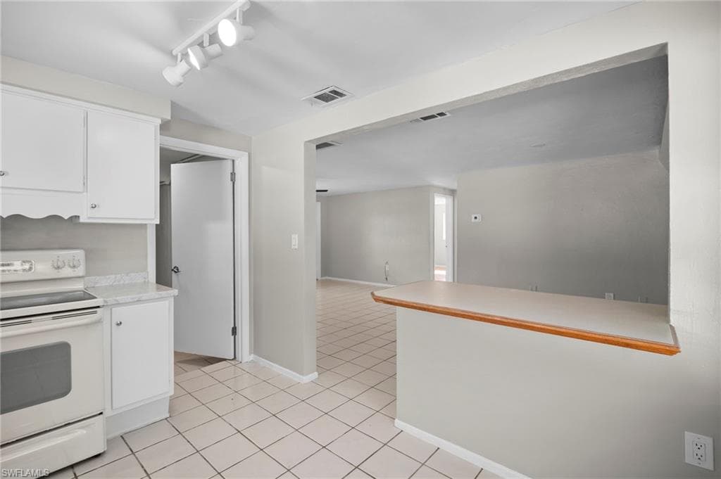 4244 Ellen AVE, FORT MYERS FL 33901-11