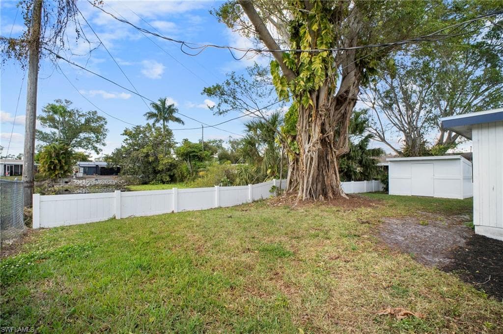 4244 Ellen AVE, FORT MYERS FL 33901-25