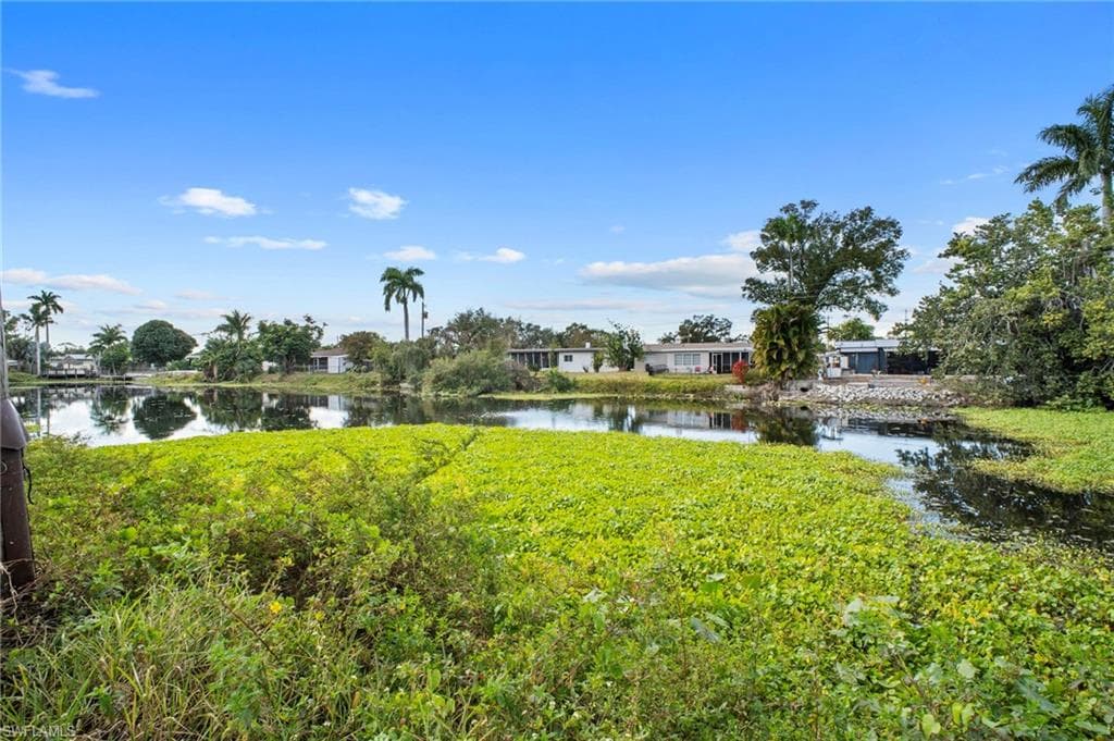 4244 Ellen AVE, FORT MYERS FL 33901-27