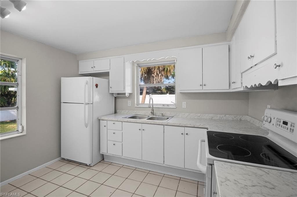 4244 Ellen AVE, FORT MYERS FL 33901-9