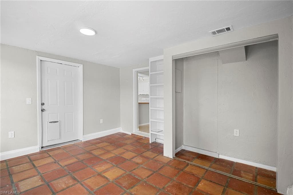 4244 Ellen AVE, FORT MYERS FL 33901-17
