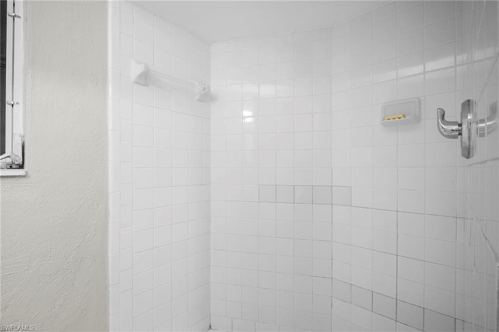4244 Ellen AVE, FORT MYERS FL 33901-14