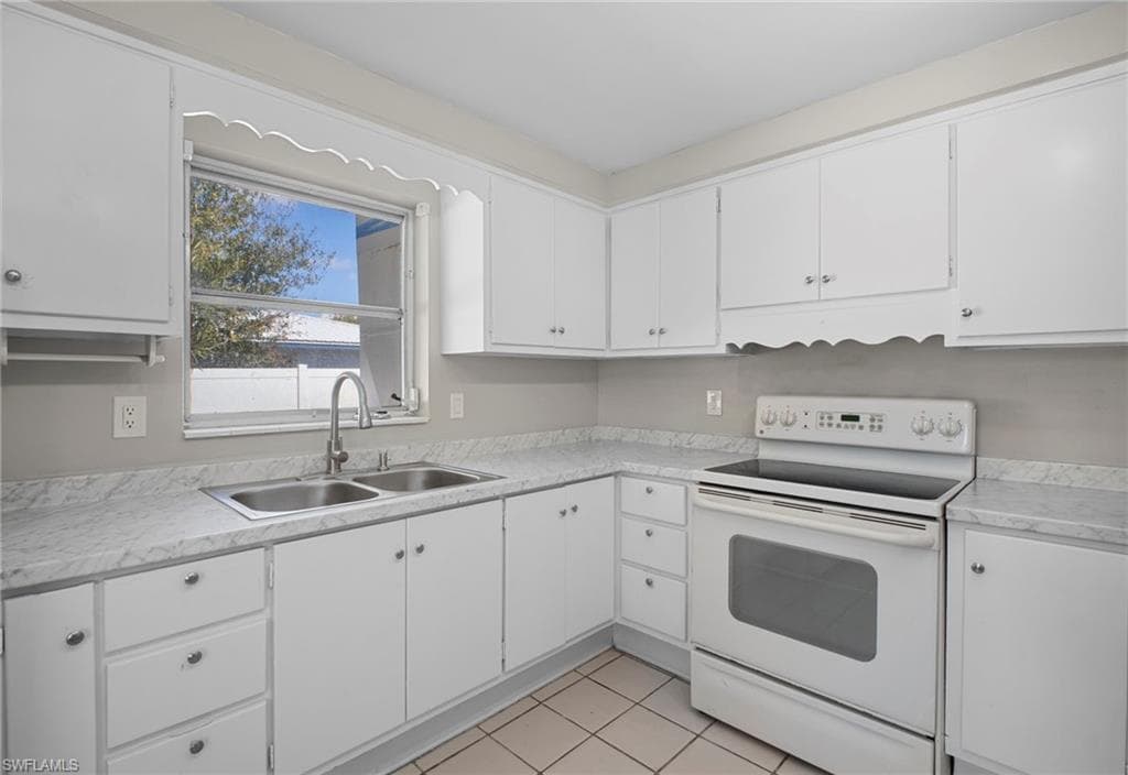 4244 Ellen AVE, FORT MYERS FL 33901-10