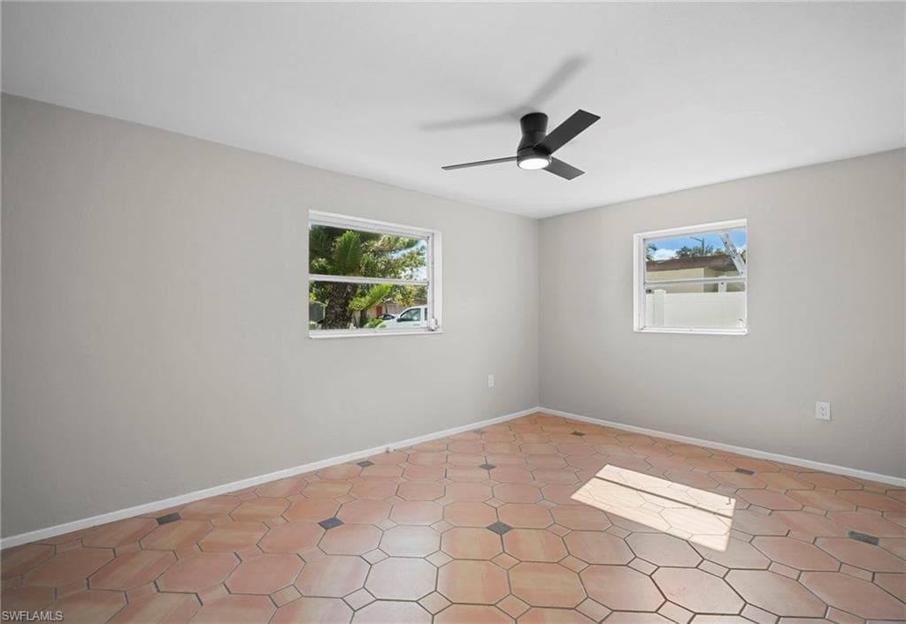 4244 Ellen AVE, FORT MYERS FL 33901-18