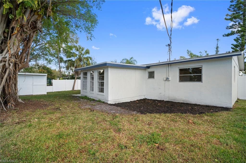 4244 Ellen AVE, FORT MYERS FL 33901-24