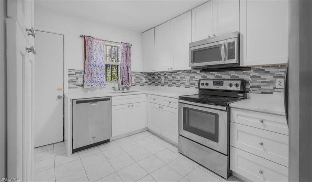 2172 Simon CT, FORT MYERS FL 33916-16