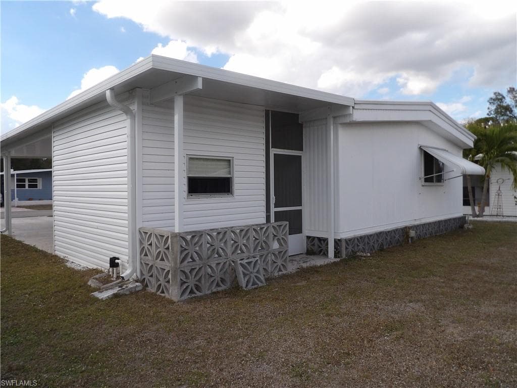 239 Shrub LN N, NORTH FORT MYERS FL 33917-12