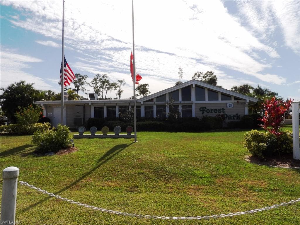 239 Shrub LN N, NORTH FORT MYERS FL 33917-13