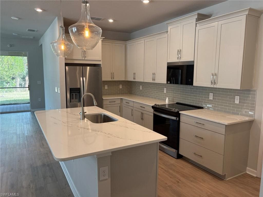 10287 Bonavie Cove DR, FORT MYERS FL 33966-1