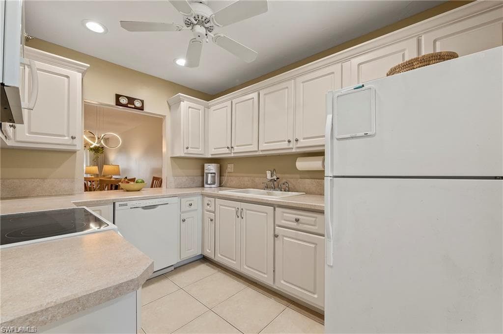 1055 Forest Lakes DR # E209, NAPLES FL 34105-1