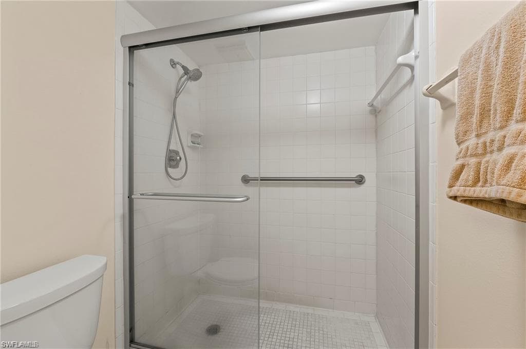 1055 Forest Lakes DR # E209, NAPLES FL 34105-13