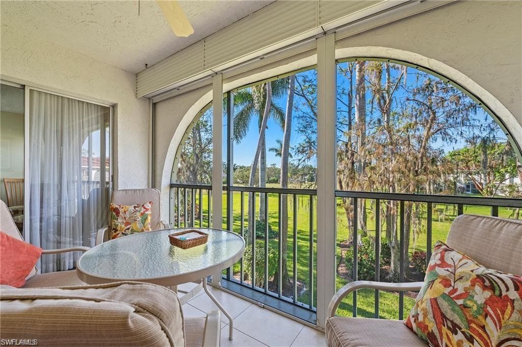 1055 Forest Lakes DR # E209, NAPLES FL 34105-17