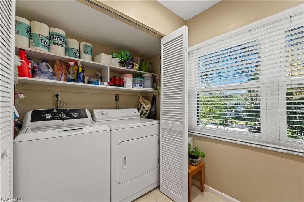 1055 Forest Lakes DR # E209, NAPLES FL 34105-18