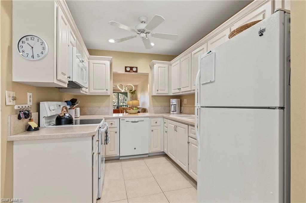 1055 Forest Lakes DR # E209, NAPLES FL 34105-3