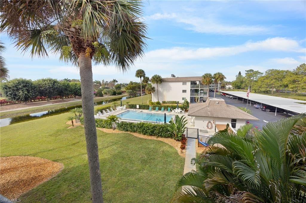 5683 Rattlesnake Hammock RD # 202, NAPLES FL 34113-21