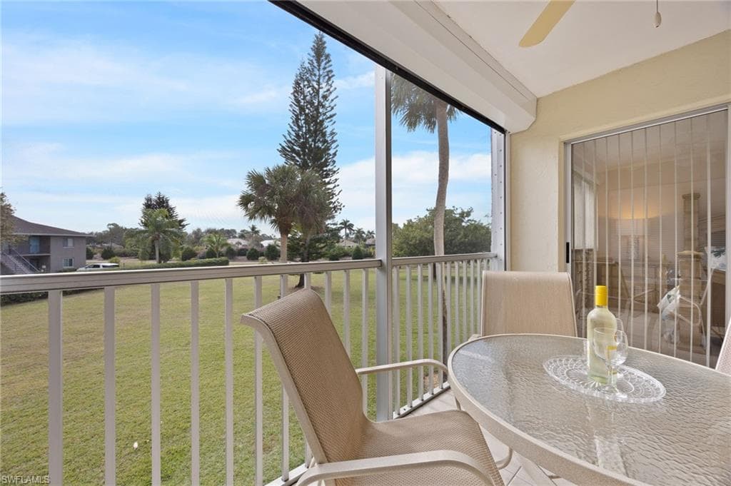 5683 Rattlesnake Hammock RD # 202, NAPLES FL 34113-9