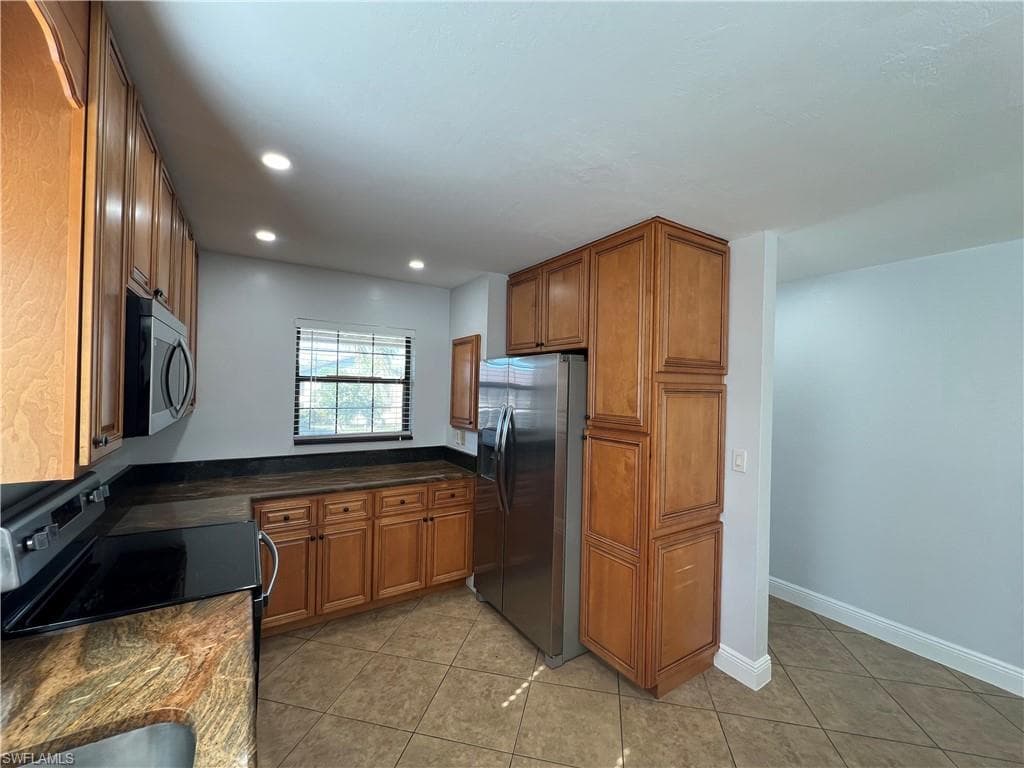 5270 Treetops DR J201-22