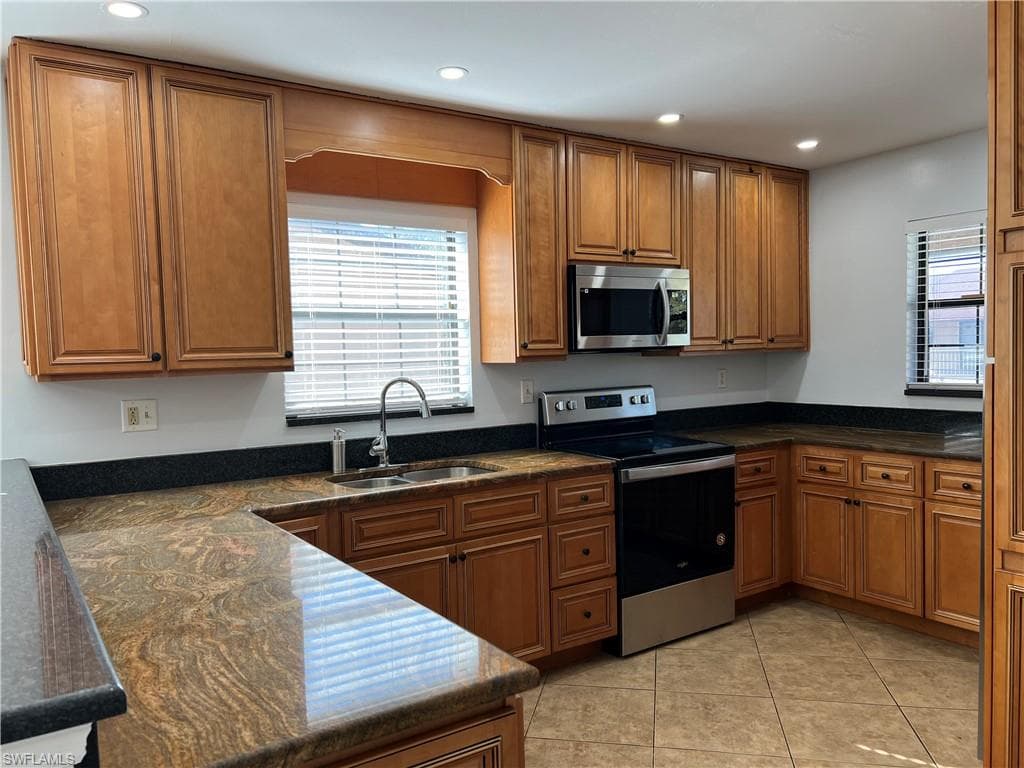 5270 Treetops DR J201-25