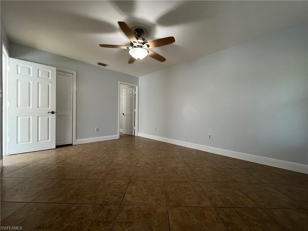 5270 Treetops DR # J201, NAPLES FL 34113-13