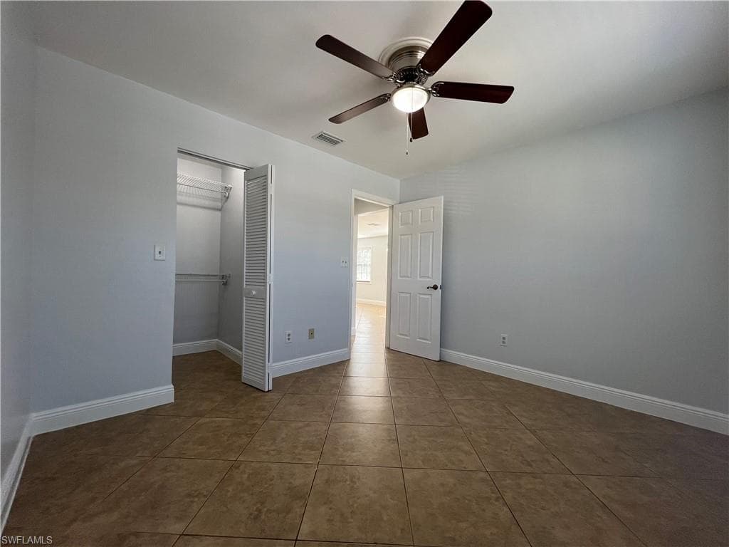 5270 Treetops DR # J201, NAPLES FL 34113-18