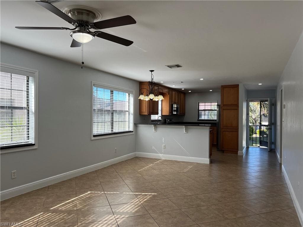 5270 Treetops DR J201-28