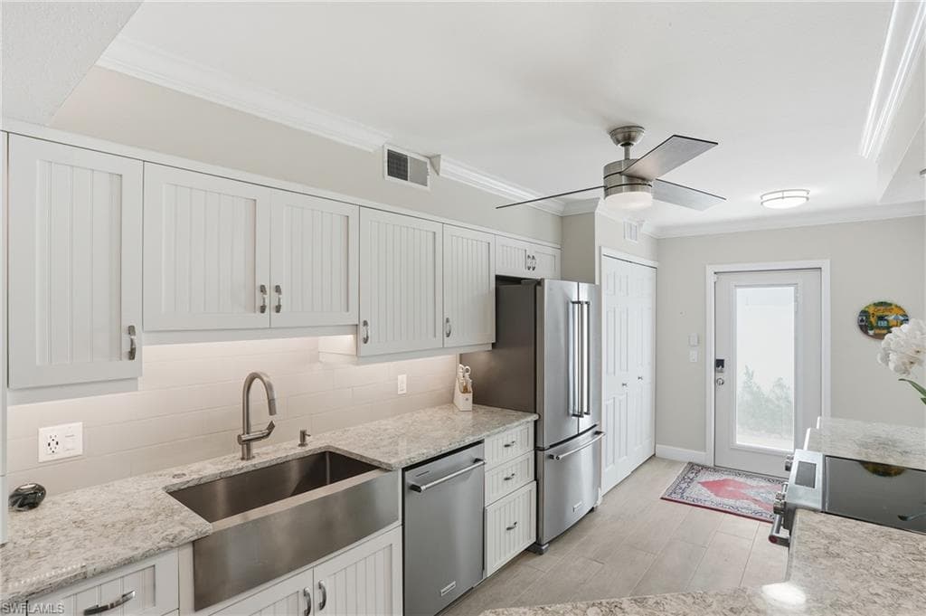 4945 Cougar CT S # 4, NAPLES FL 34109-11