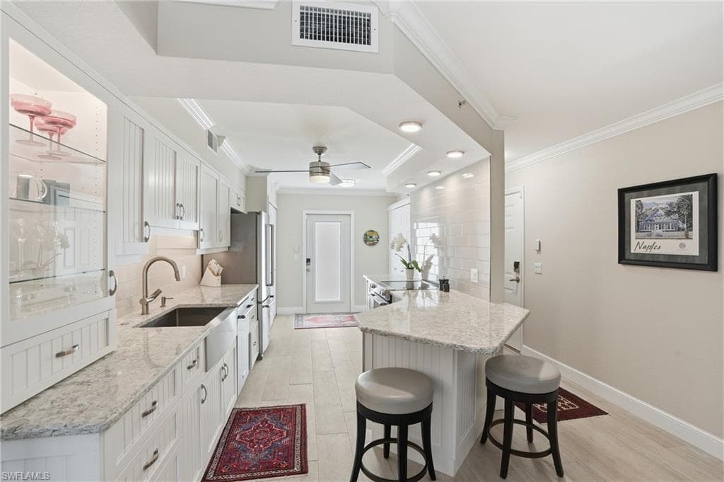 4945 Cougar CT S # 4, NAPLES FL 34109-10