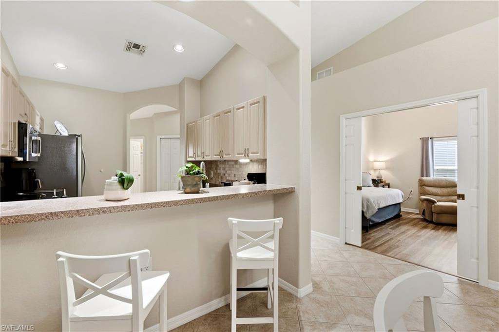 6242 Mandalay CIR # 55, NAPLES FL 34112-4