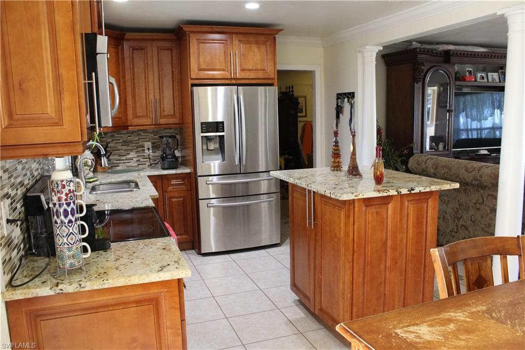 679 Canal DR, NORTH FORT MYERS FL 33903-16