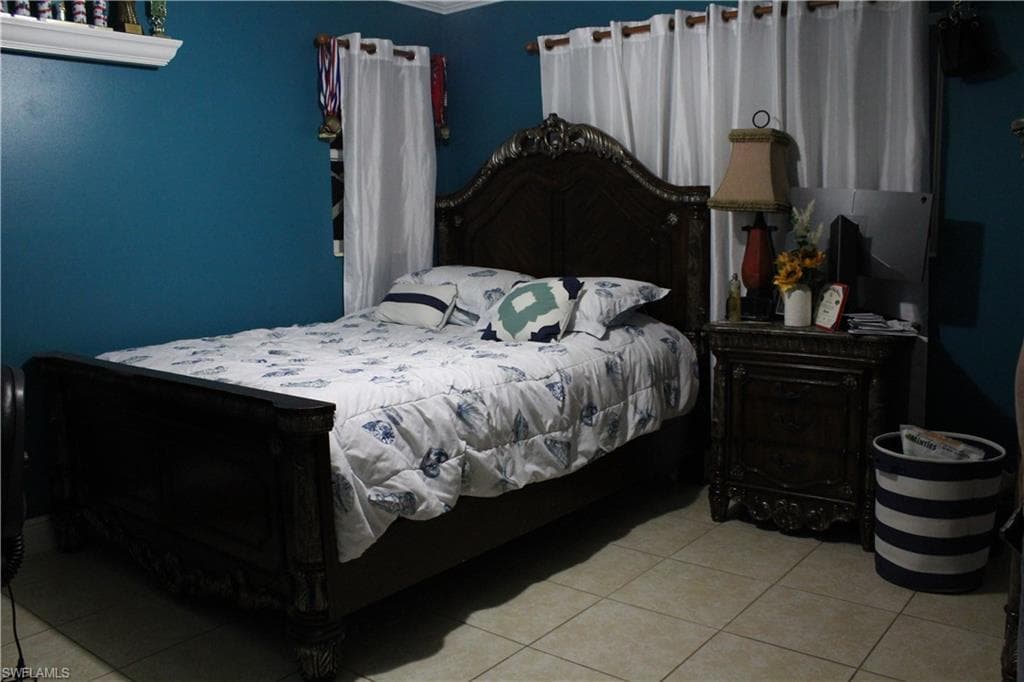 679 Canal DR, NORTH FORT MYERS FL 33903-25