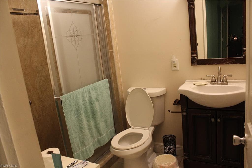 679 Canal DR, NORTH FORT MYERS FL 33903-21
