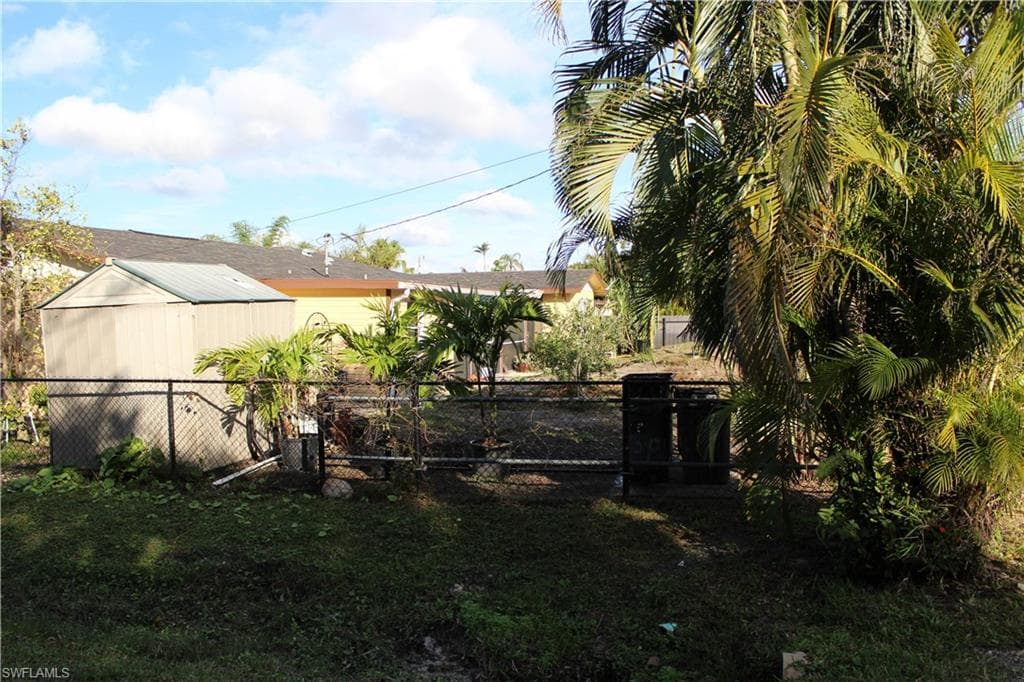 679 Canal DR, NORTH FORT MYERS FL 33903-4