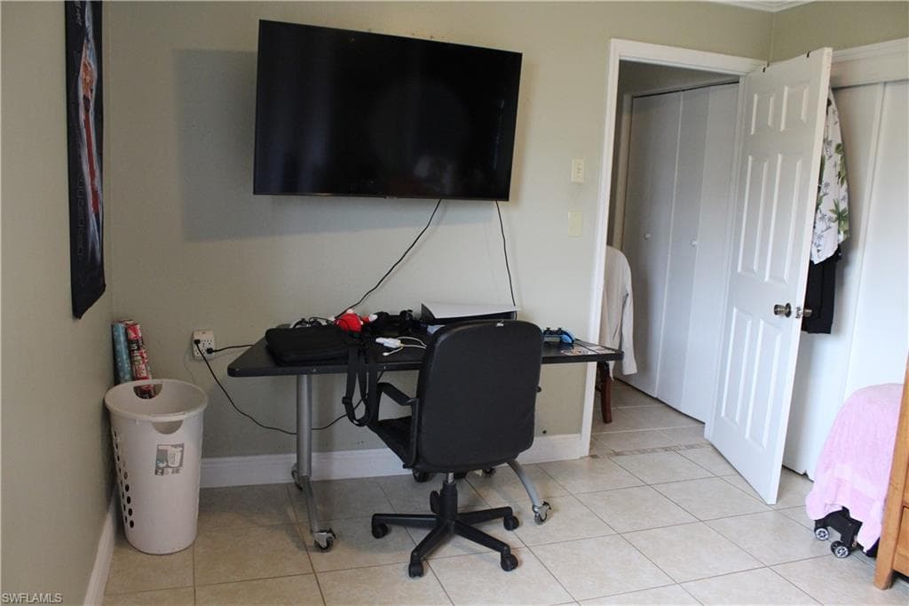 679 Canal DR, NORTH FORT MYERS FL 33903-32