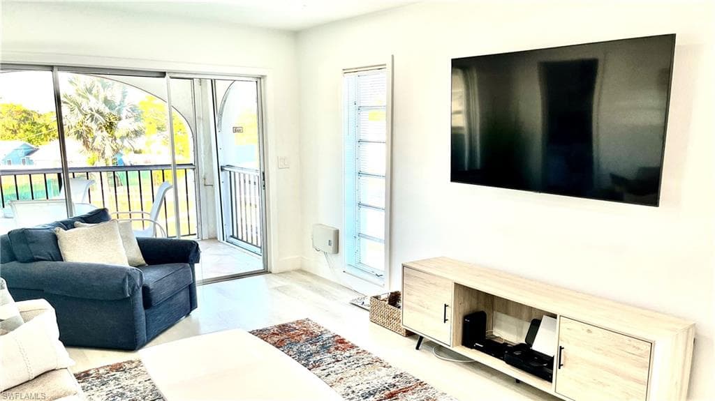 High Point Cir High Point CIR W # 304, NAPLES FL 34103-2