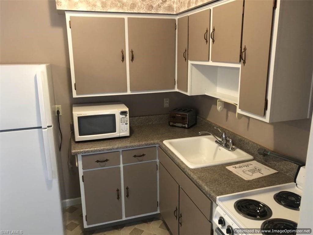 1119 Wesley ST W, LEHIGH ACRES FL 33936-1