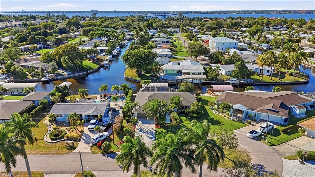 5964 Baker CT, FORT MYERS FL 33919-1