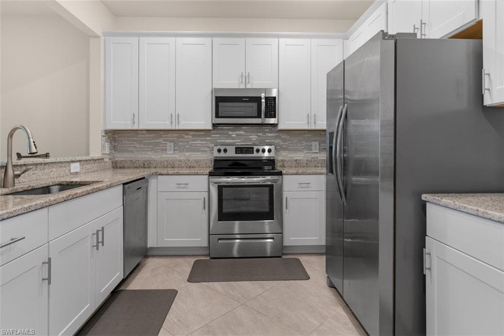 14195 Pine Lodge LN, FORT MYERS FL 33913-5