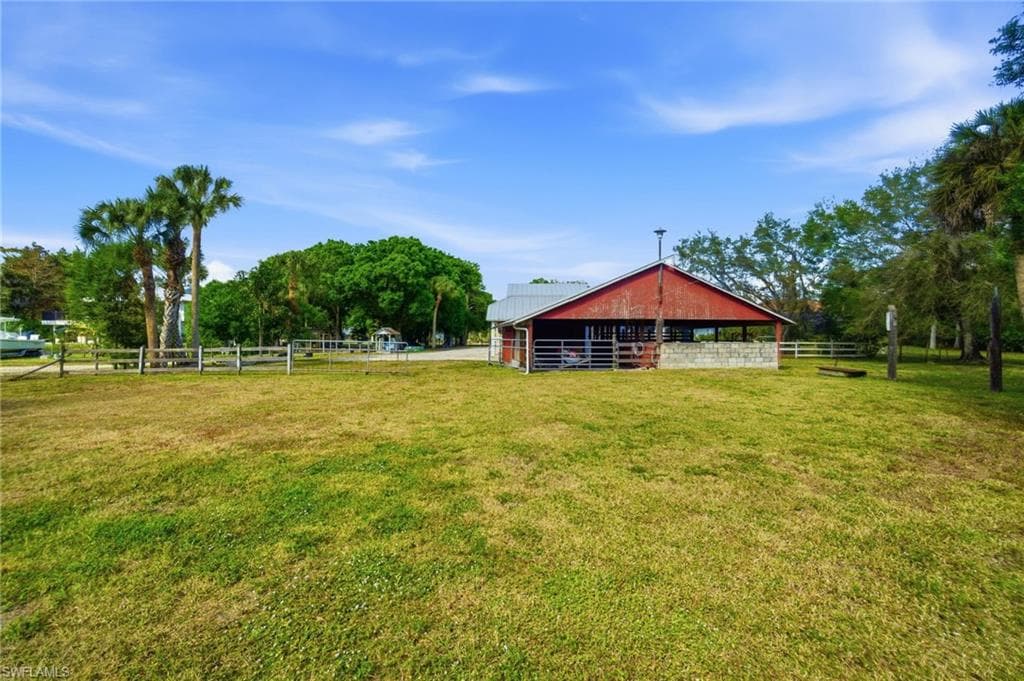5860 Dogwood WAY, NAPLES FL 34116-11