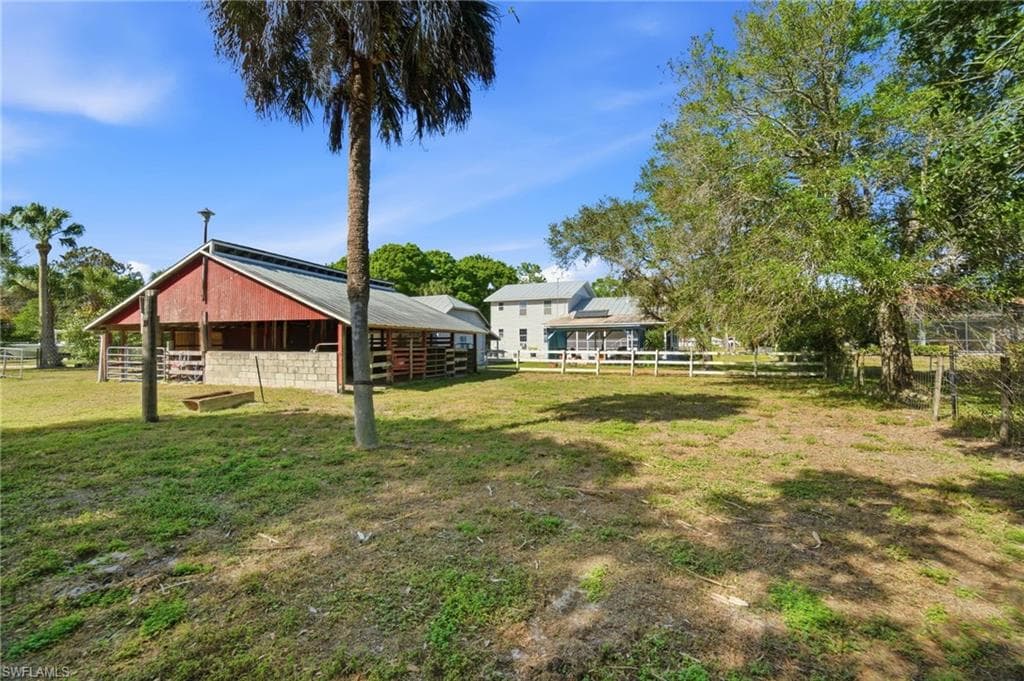 5860 Dogwood WAY, NAPLES FL 34116-9