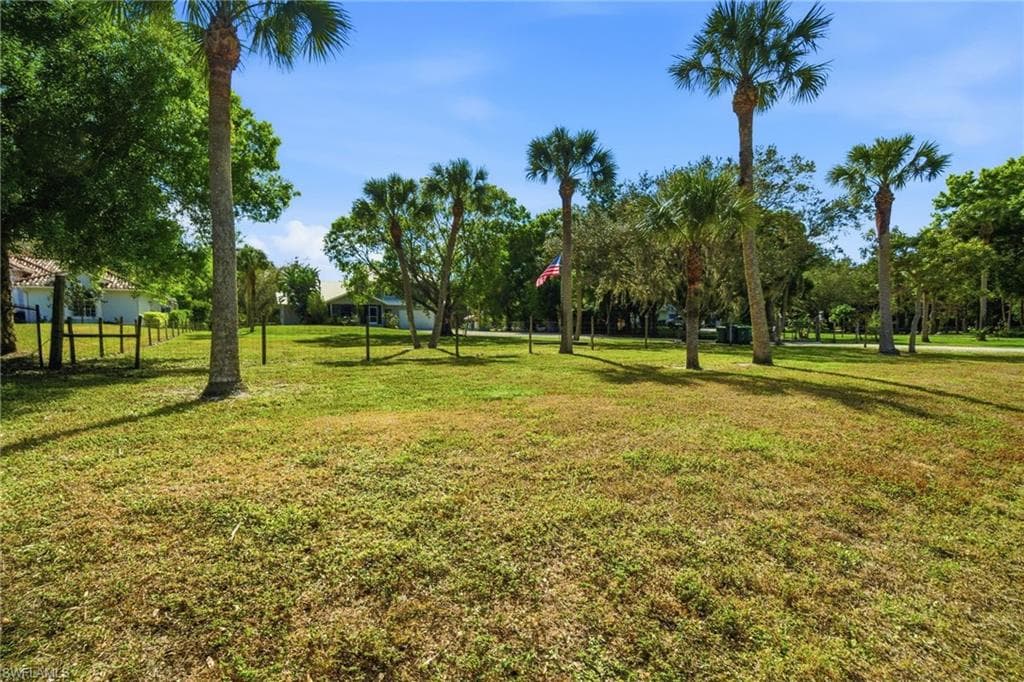 5860 Dogwood WAY, NAPLES FL 34116-13