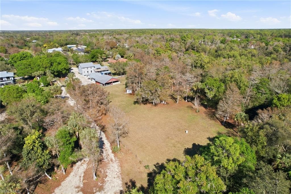 5860 Dogwood WAY, NAPLES FL 34116-28