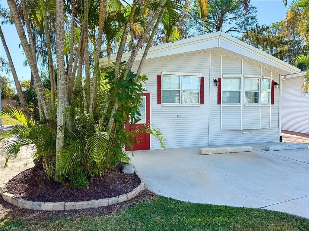 91 Vanda Sanctuary # 91, NAPLES FL 34114-8