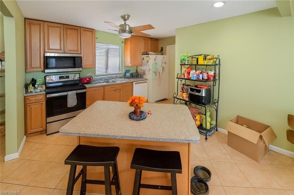 340 Inwood AVE S, LEHIGH ACRES FL 33936-10