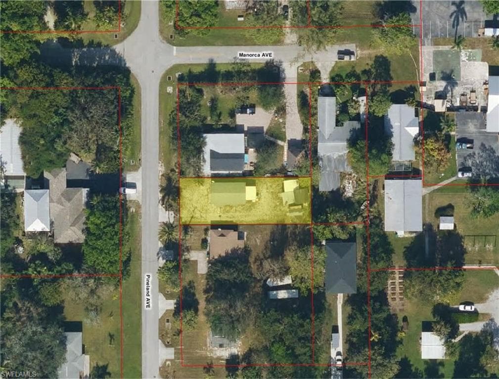 2147 Pineland AVE, NAPLES FL 34112-1